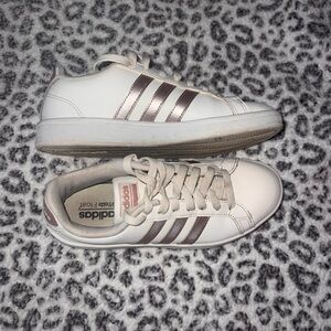 Adidas cloud foam casual shoes size 7